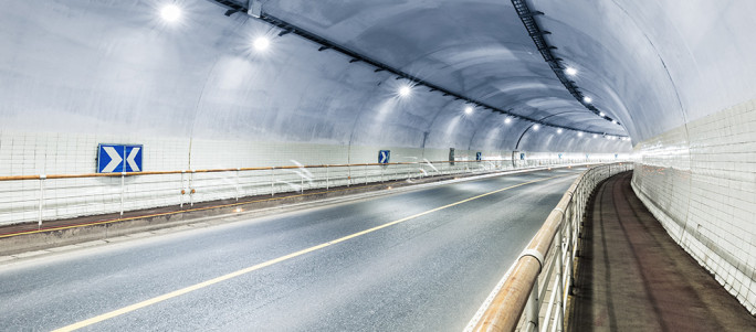 Iluminación de túneles: Normativa y factores a tener en cuenta