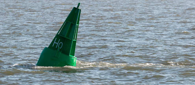 Qué es el balizamiento marítimo y cómo guía a los barcos en los puertos